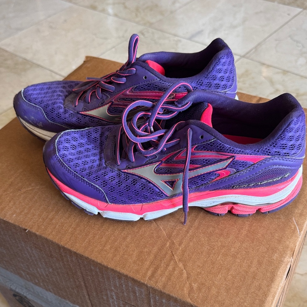 Women's Mizuno Wave Inspire 12 Running Shoes Sz W9